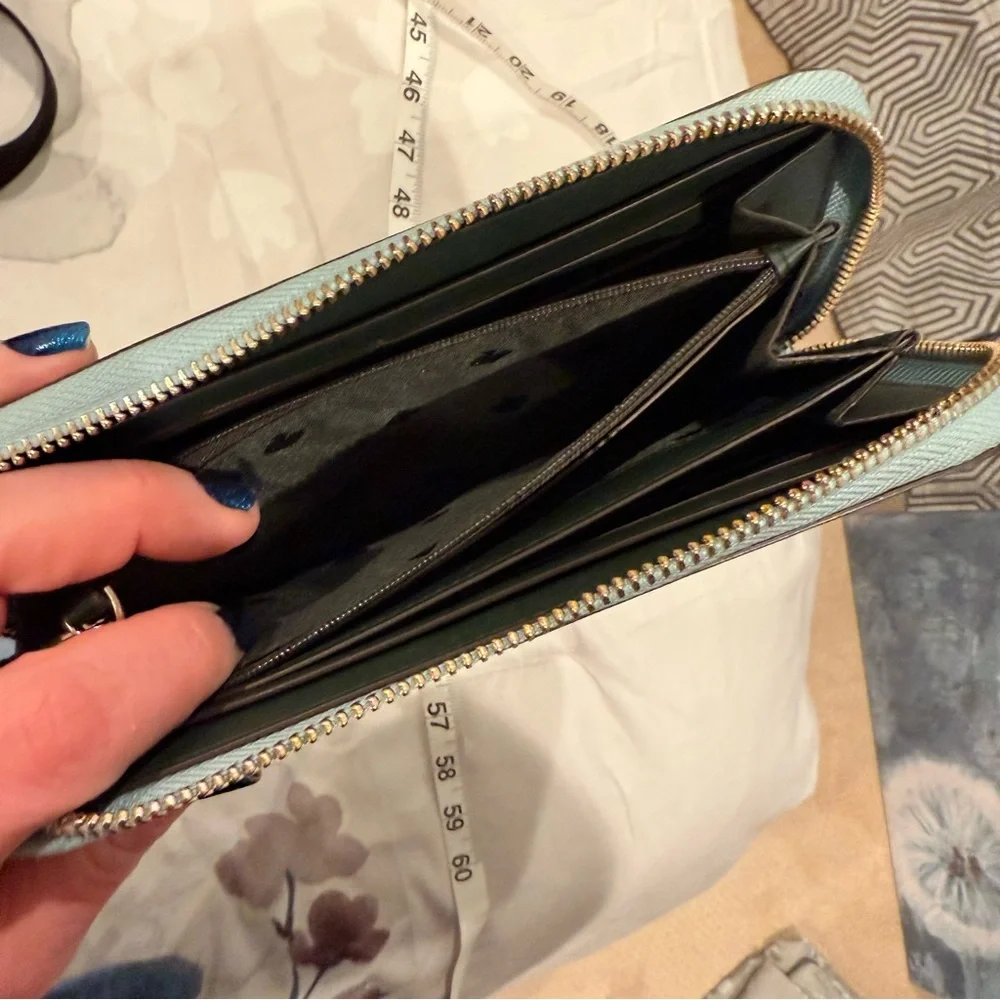 Kate Spade Floral Wallet - blue, Green and White like new - Picture 5 of 10